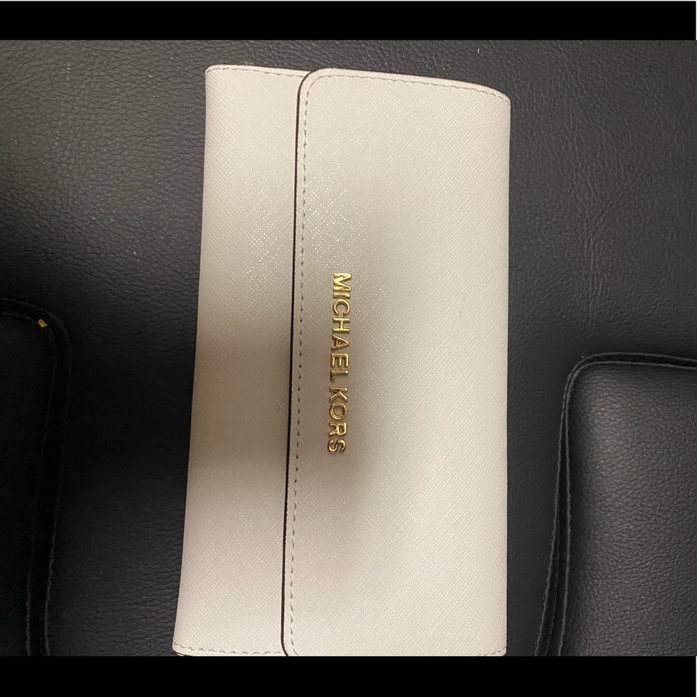 White Michael Kors wallet